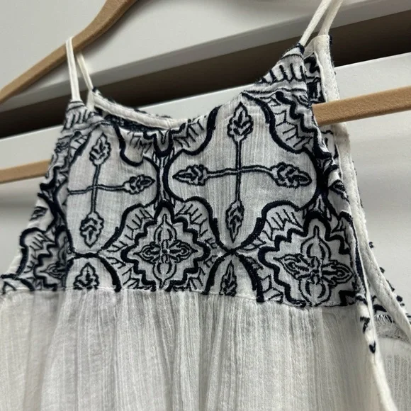 ABERCROMBIE & FITCH Halter Tank White Navy Embroidered Layering Size XS - Picture 5 of 7
